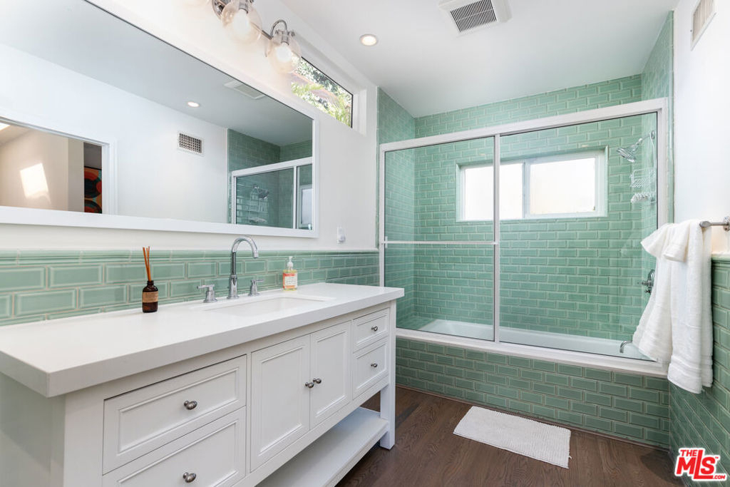 1761 N Orange Grove Avenue - Photo 19
