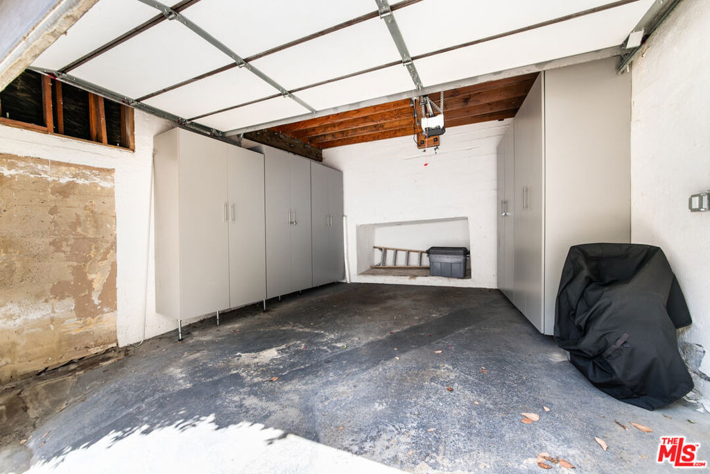1761 N Orange Grove Avenue - Photo 35