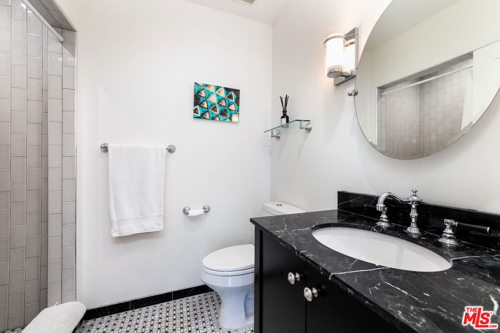 1761 N Orange Grove Avenue - Photo 12
