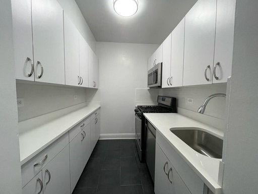 East 57th Street And 3rd Avenue - Photo 5