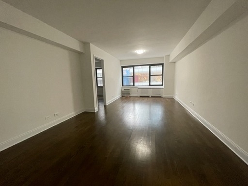 East 57th Street And 3rd Avenue - Photo 0