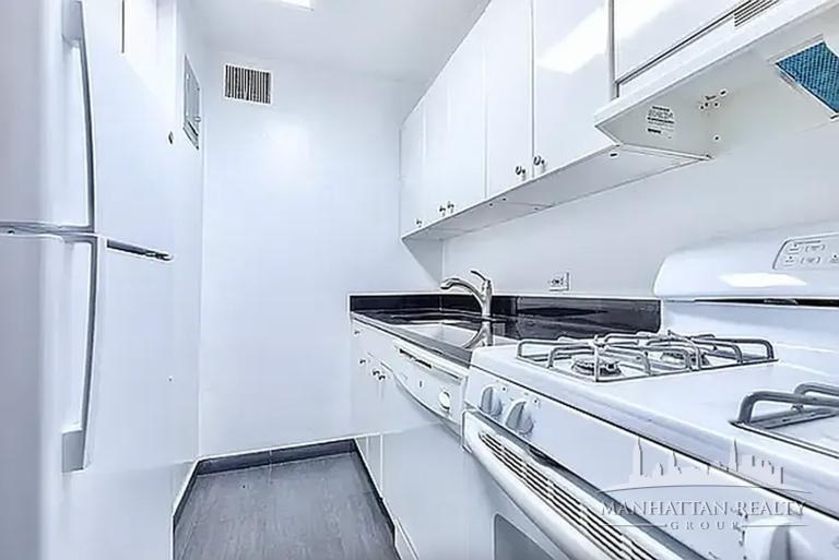 E 46th St - Photo 2