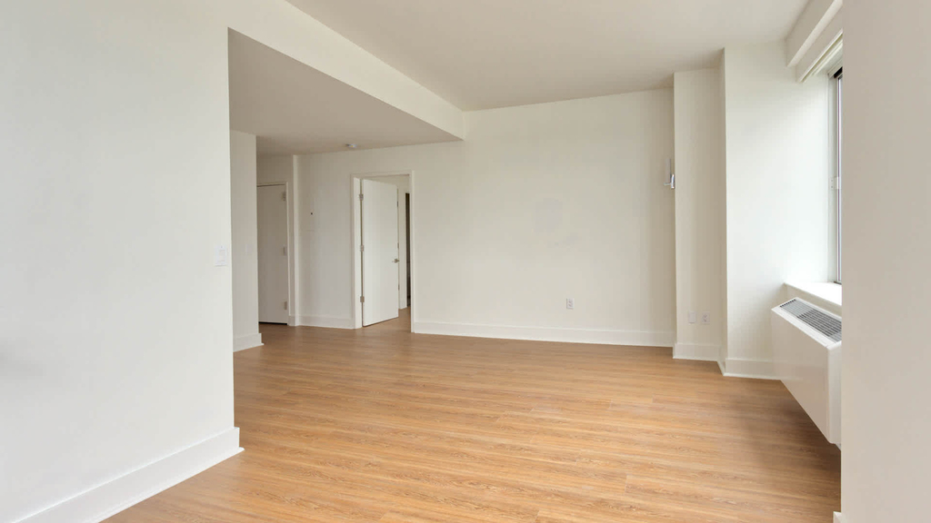 180 Riverside Blvd - Photo 54