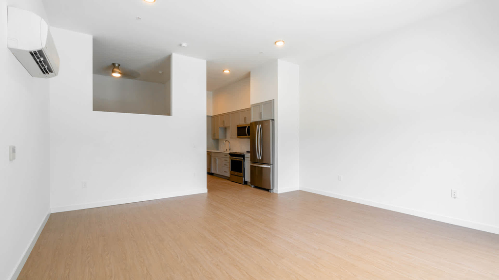 8020 161st Ave Northeast - Photo 17