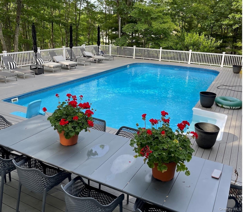 30 Squires Boulevard - Photo 0