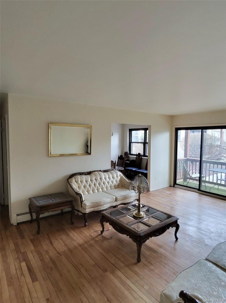 285 Sneden Place - Photo 4