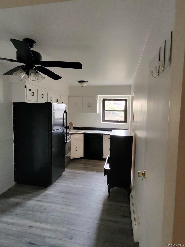 285 Sneden Place - Photo 3