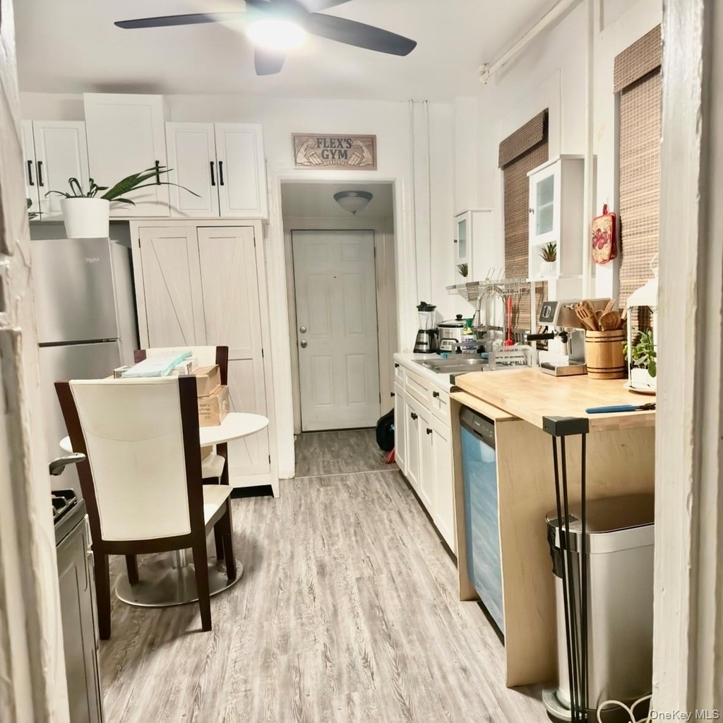 248 Lawrence Avenue - Photo 4
