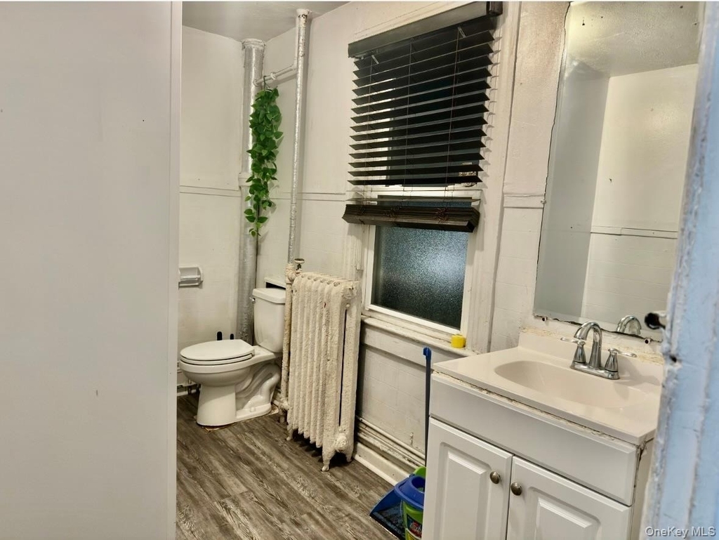 248 Lawrence Avenue - Photo 3