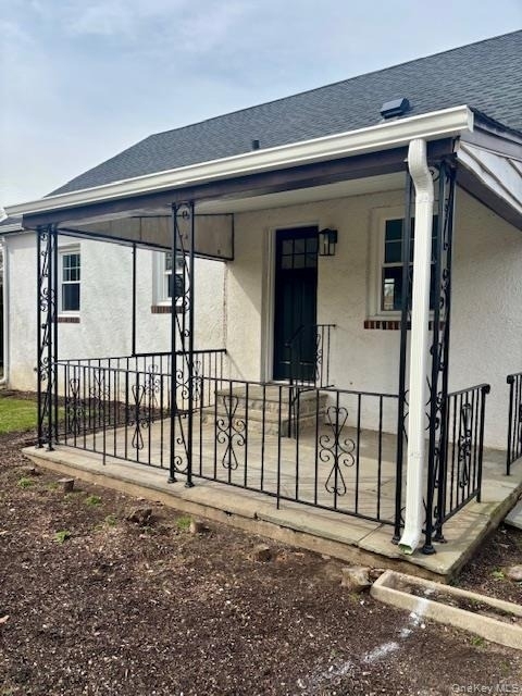 1026 Glen Cove Avenue - Photo 15