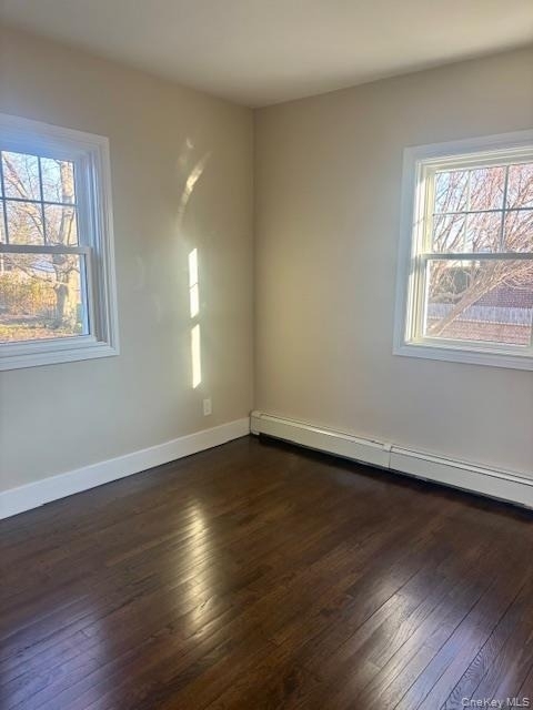 1026 Glen Cove Avenue - Photo 6