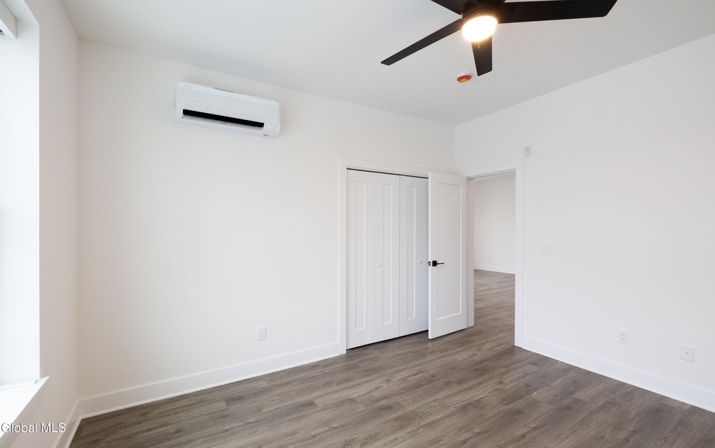 33 Center Street - Photo 4