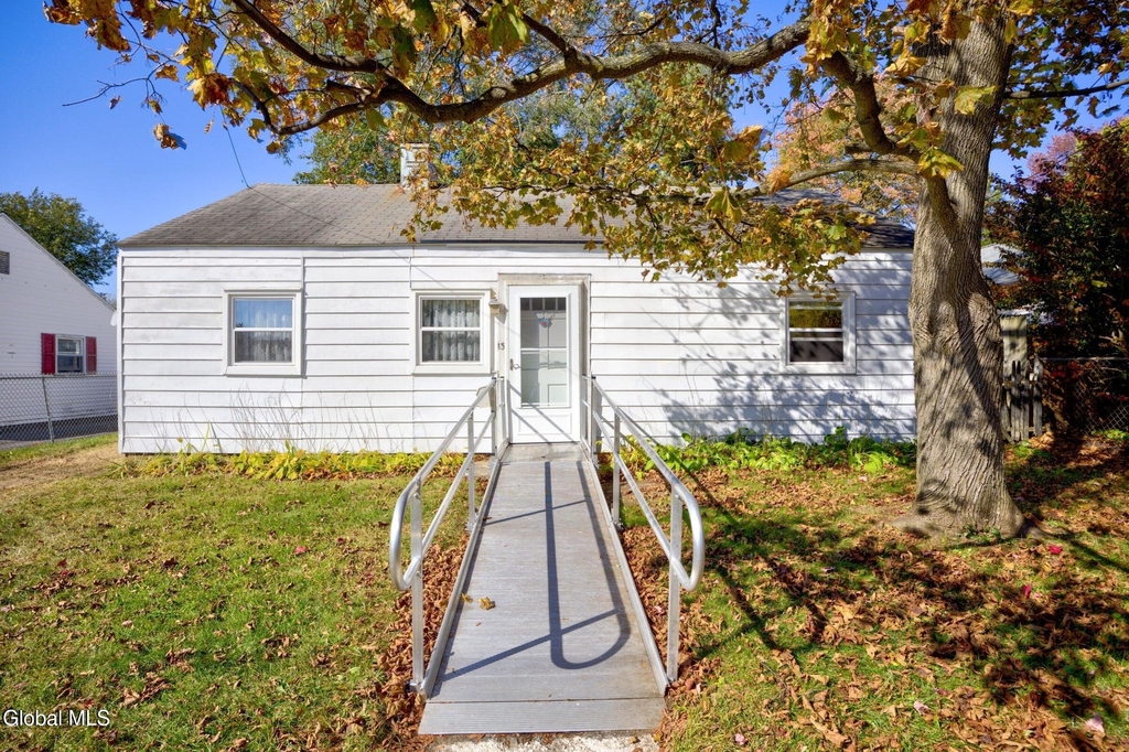 13 Hawley Avenue - Photo 0