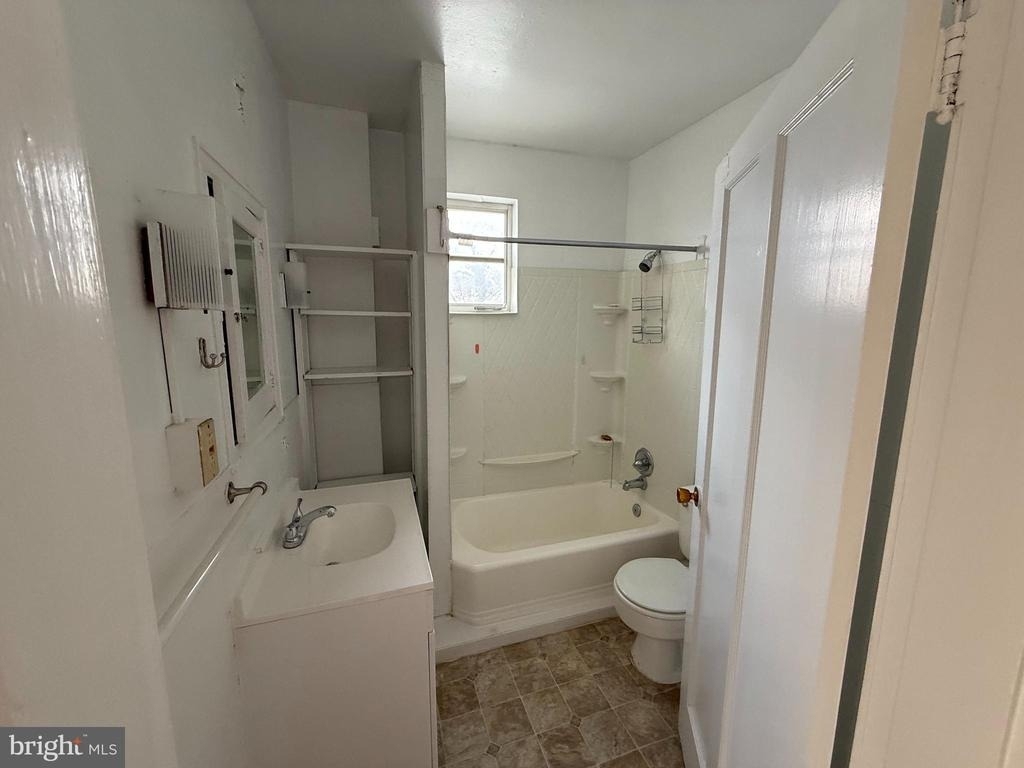21 Stewart Street S - Photo 8