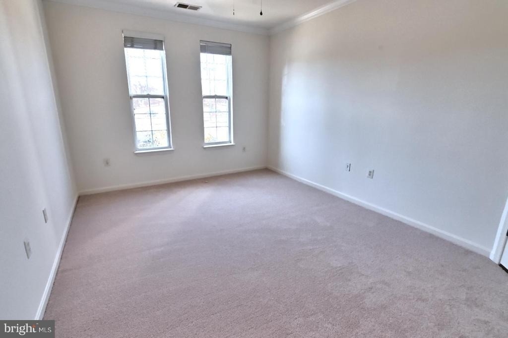 21216 Mcfadden Square - Photo 18