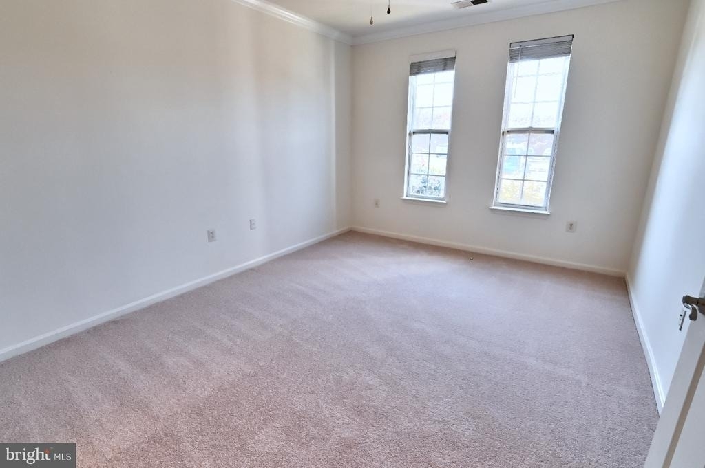 21216 Mcfadden Square - Photo 19