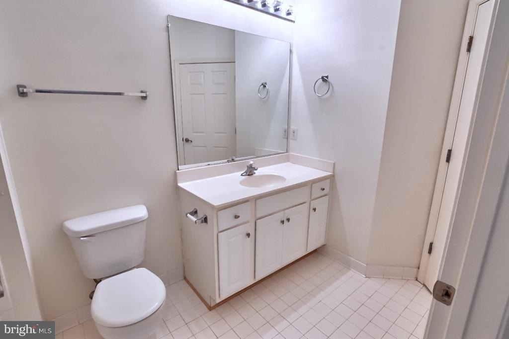 21216 Mcfadden Square - Photo 34