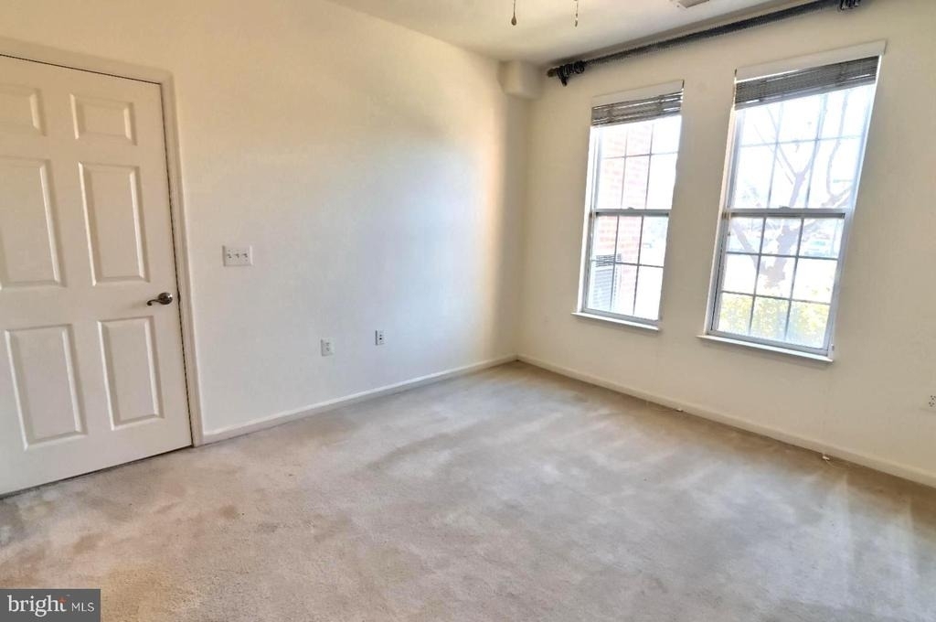 21216 Mcfadden Square - Photo 29