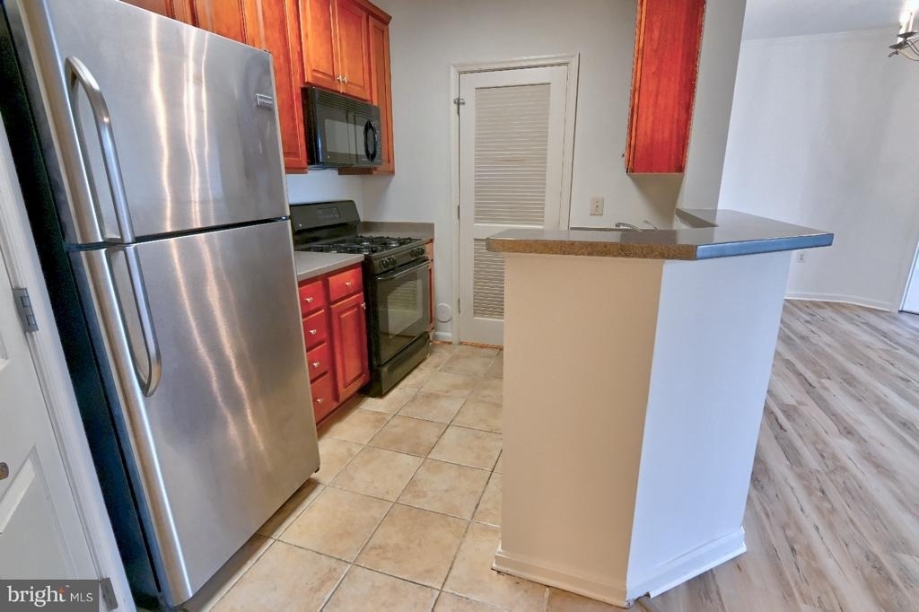 21216 Mcfadden Square - Photo 9