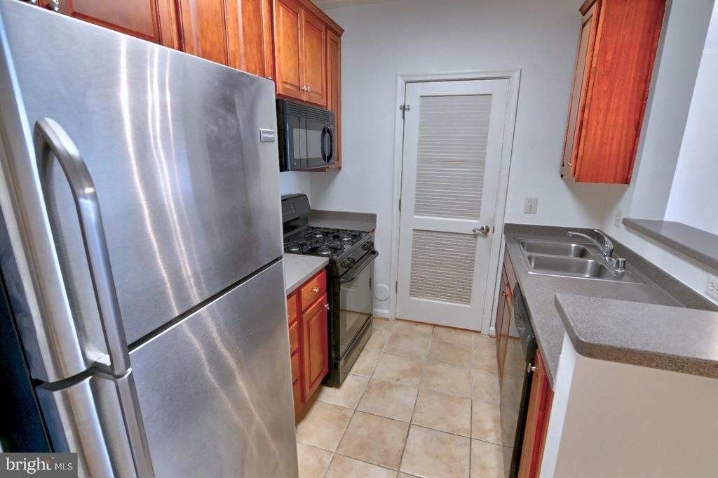 21216 Mcfadden Square - Photo 13