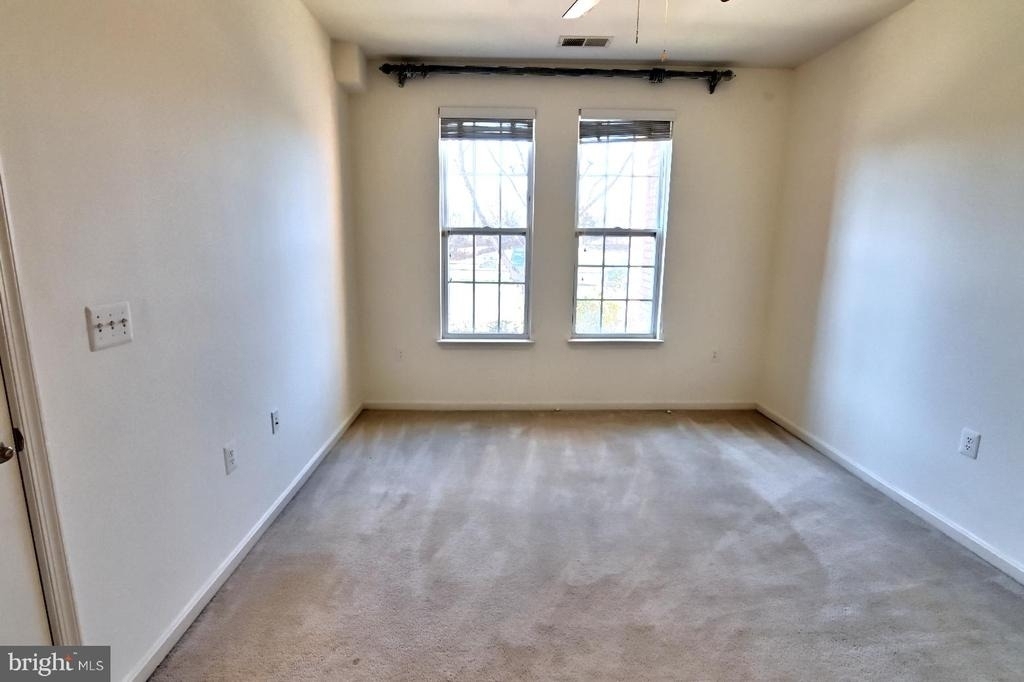 21216 Mcfadden Square - Photo 30