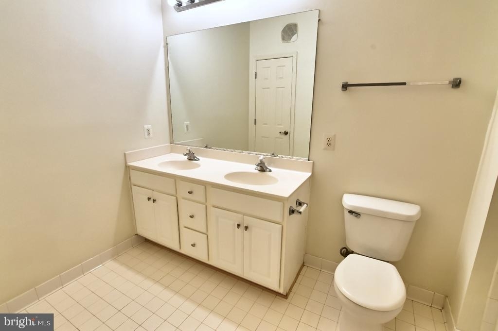 21216 Mcfadden Square - Photo 24