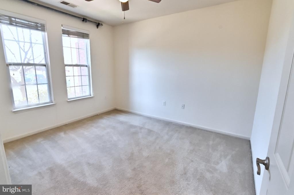 21216 Mcfadden Square - Photo 28