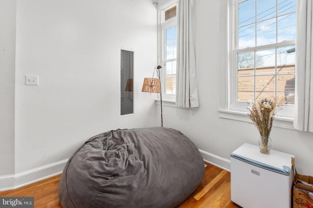 809 Caroline Street - Photo 8