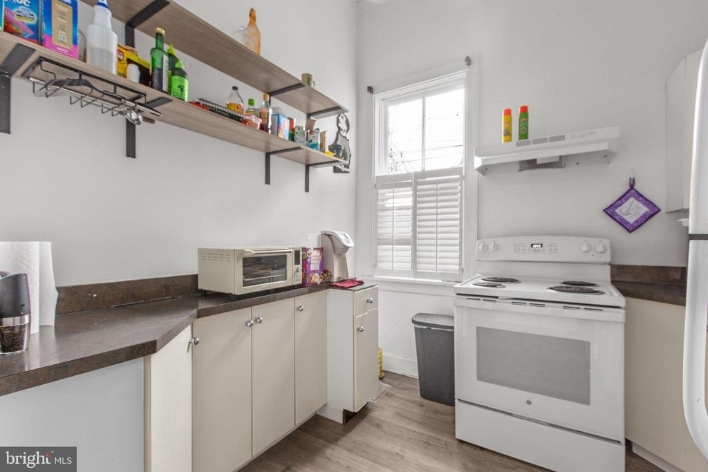 809 Caroline Street - Photo 5