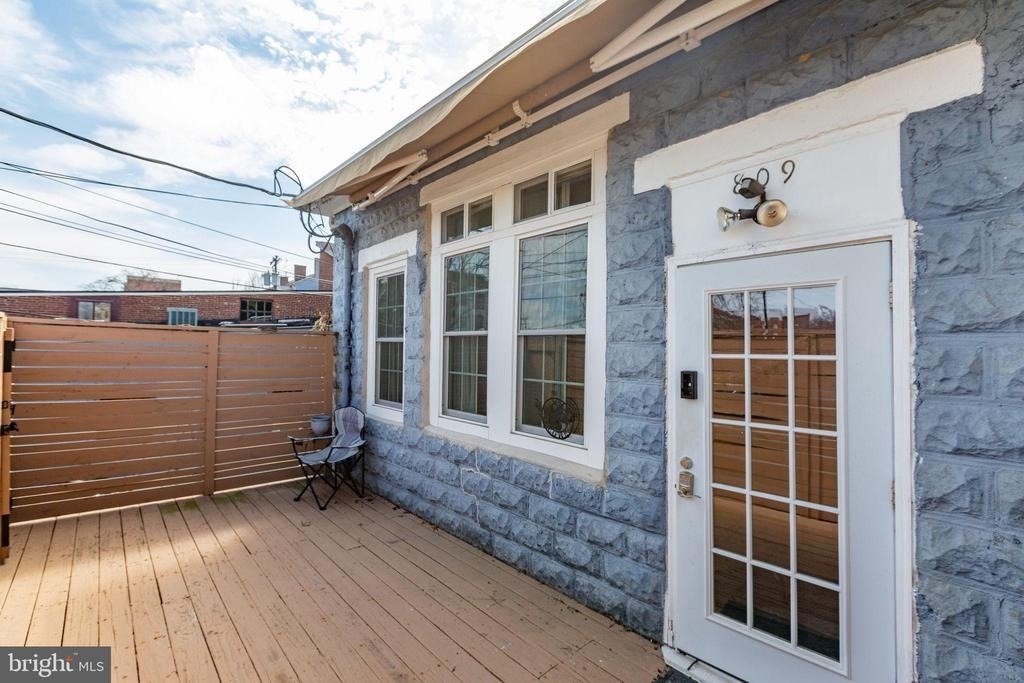809 Caroline Street - Photo 0