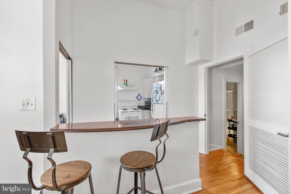 809 Caroline Street - Photo 4