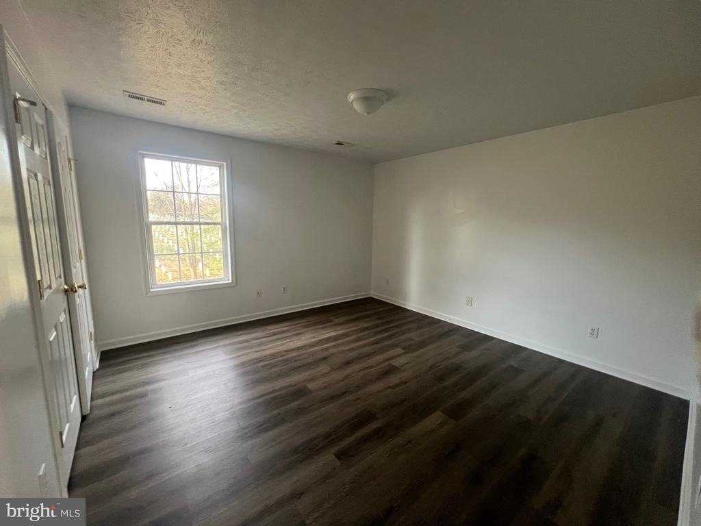 637 East Spencer Street - Photo 1