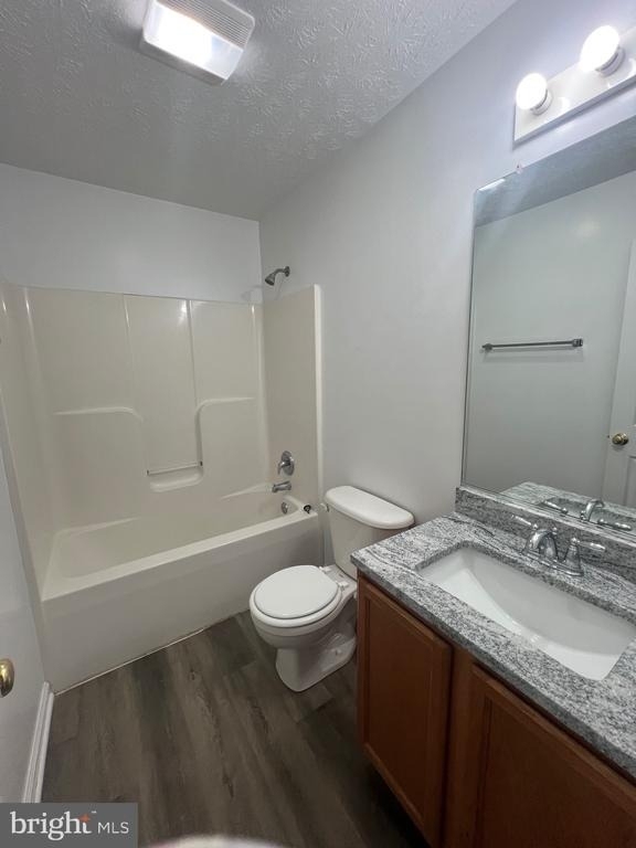 637 East Spencer Street - Photo 2