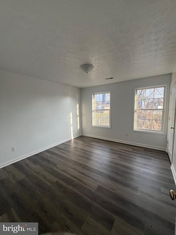 637 East Spencer Street - Photo 3