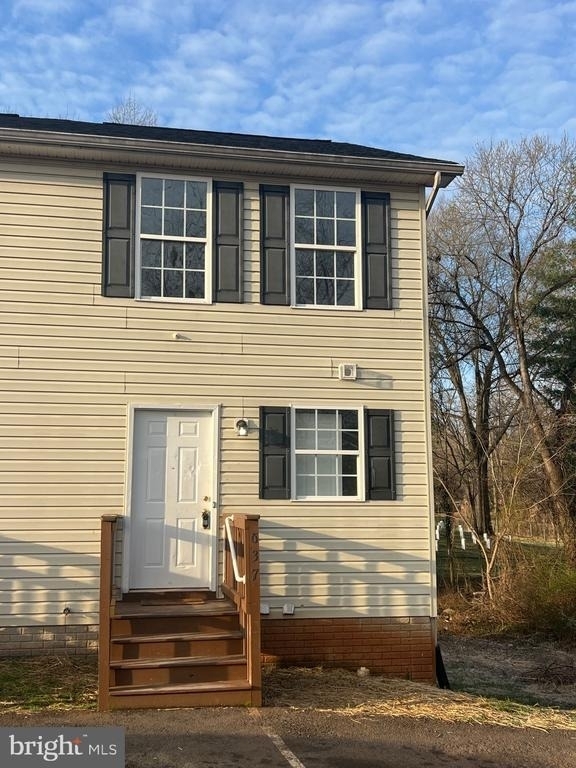 637 East Spencer Street - Photo 0