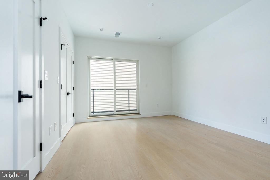1649 6th Street N - Photo 2