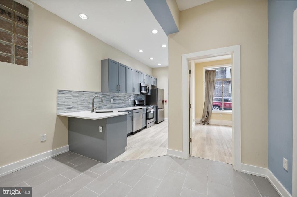2024 E Fletcher Street - Photo 5