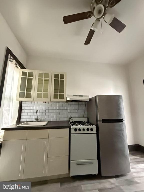 3258 N Park Avenue - Photo 9