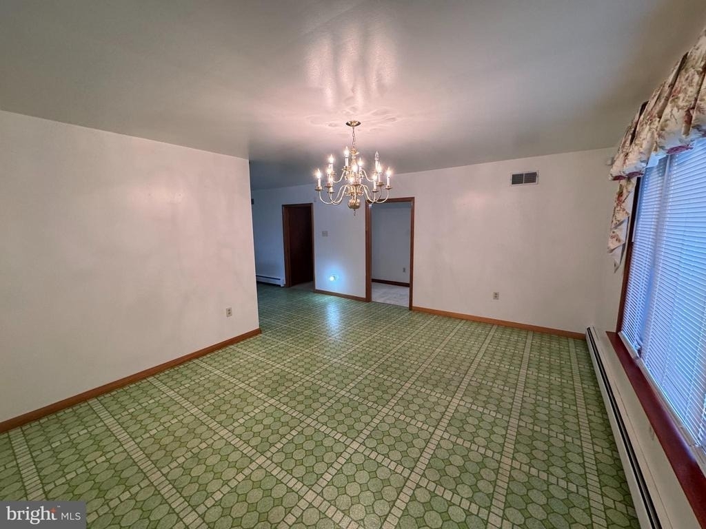 1305 Hawthorne Lane - Photo 5
