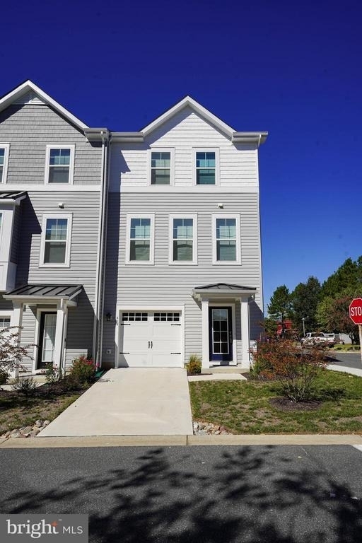 414 Waterfield Court - Photo 1