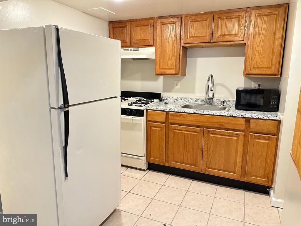 3626 12th Street Ne - Photo 3