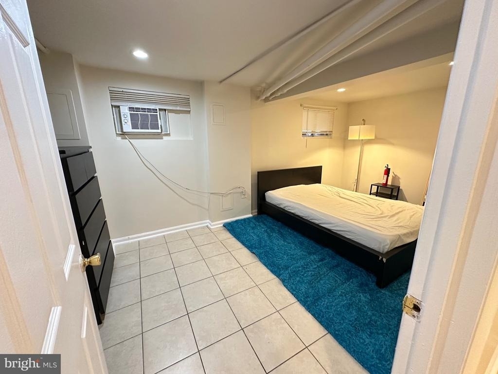 3626 12th Street Ne - Photo 5