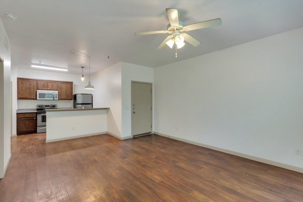 1011 N Lbj Dr - Photo 5