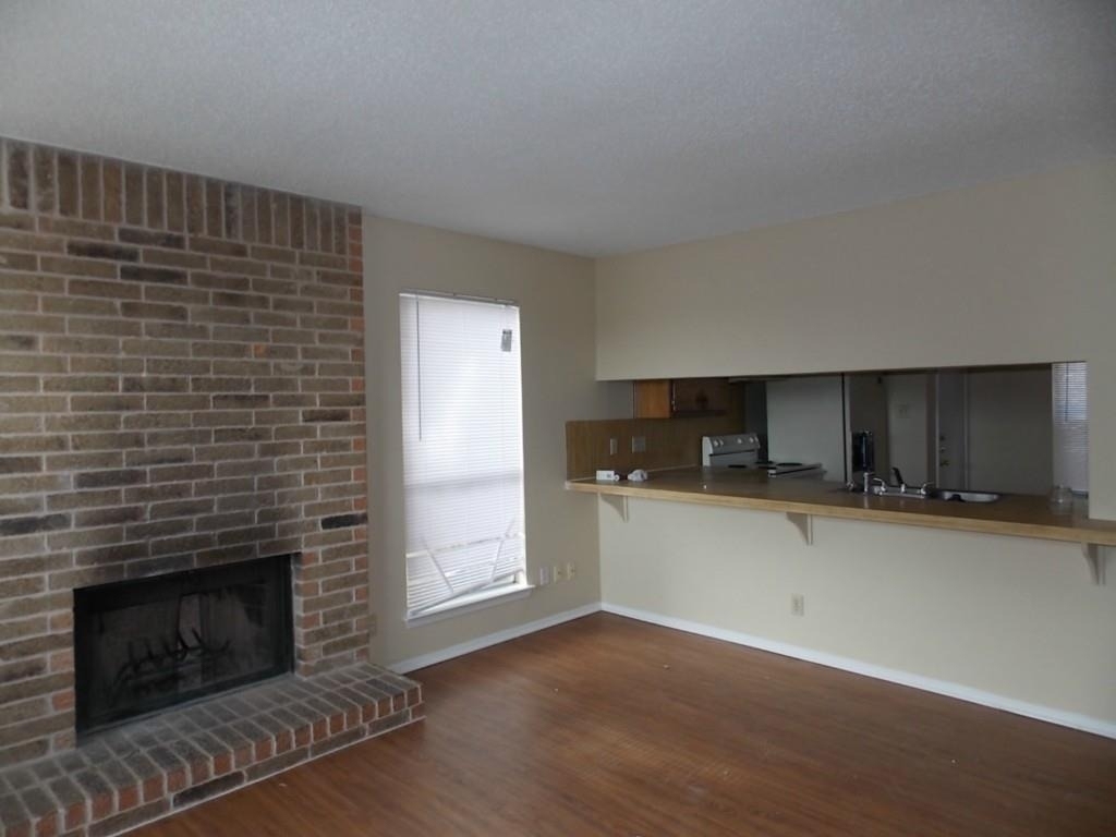 8104 Dunn St - Photo 2