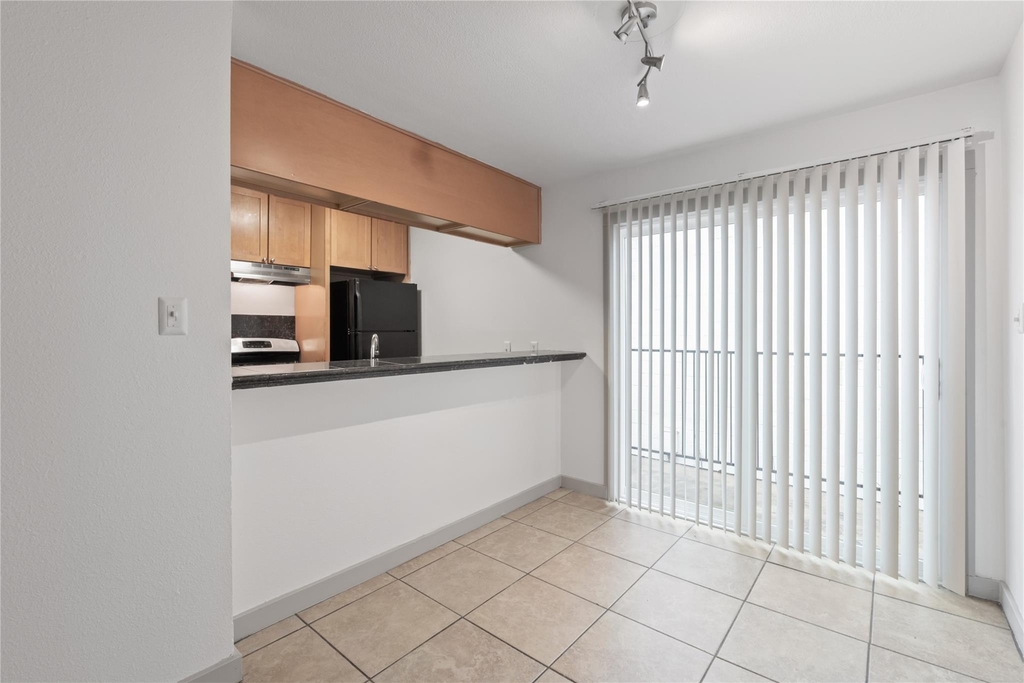 1301 W Ben White Blvd - Photo 2
