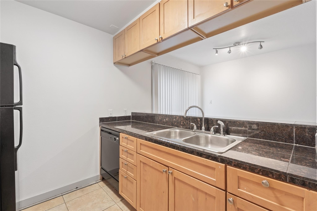 1301 W Ben White Blvd - Photo 5