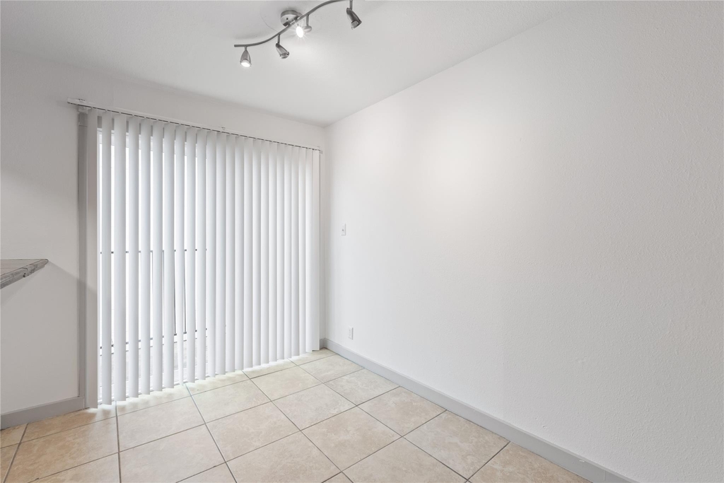 1301 W Ben White Blvd - Photo 3