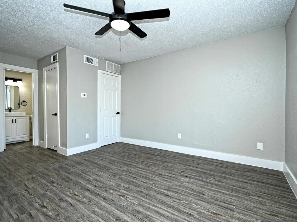 1720 Wooten Park Dr - Photo 17