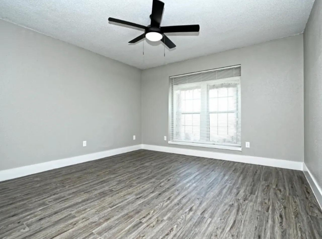 1720 Wooten Park Dr - Photo 20
