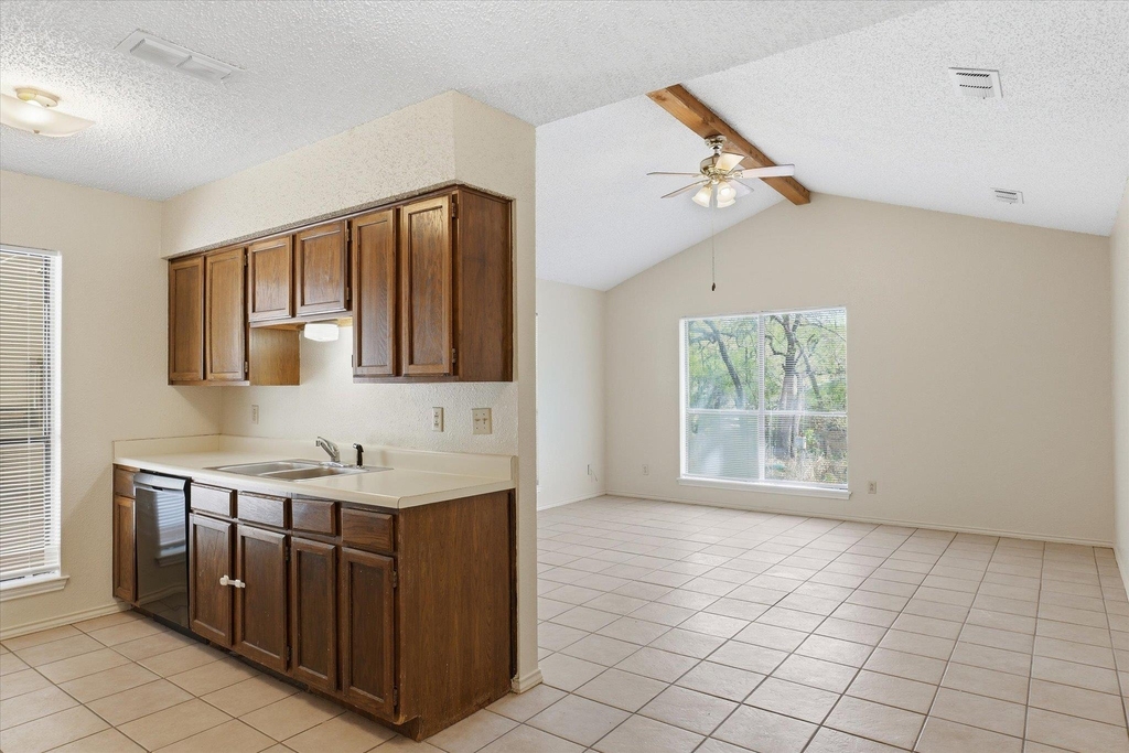 405 Whitetail Dr - Photo 7